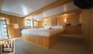 SHANGANI   Catamaran 70 Interior 12