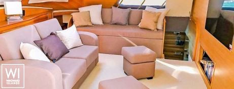 MYSTIQUE    Catamaran 70 Interior 11
