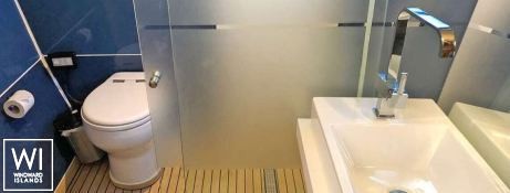 MYSTIQUE    Catamaran 70 Interior 13