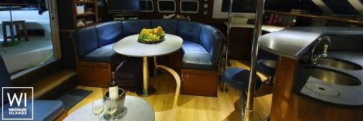 TURQUOISE  Fountaine Pajot Marquises 56 Interior 17