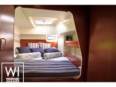 Leopard  3900 Robertson & Caines Interior 1