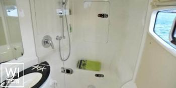 Leopard  3900 Robertson & Caines Interior 3