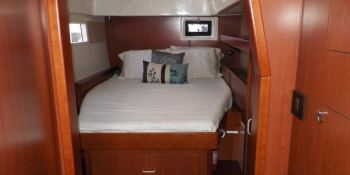 Leopard  3900 Robertson & Caines Interior 6