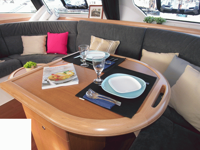 
																Nautitech 44																 3