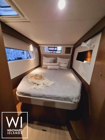 
																Nautitech 44																 4