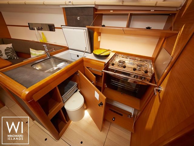 
																Sun Odyssey 349																 3