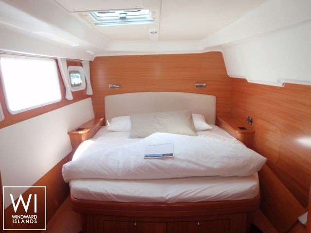 
																Lagoon 440																 5