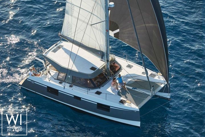 
																Nautitech 40																 0