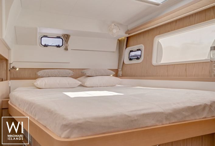 
																Lagoon 400																 6