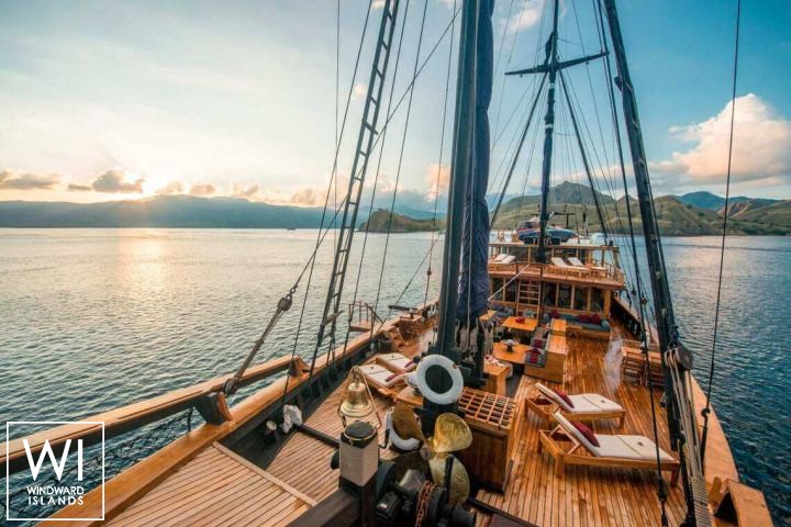 
																Silolona																 3