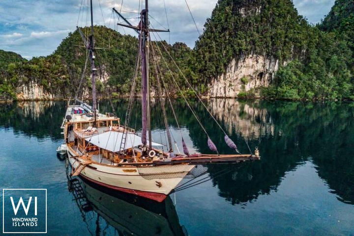 
																Silolona																 1