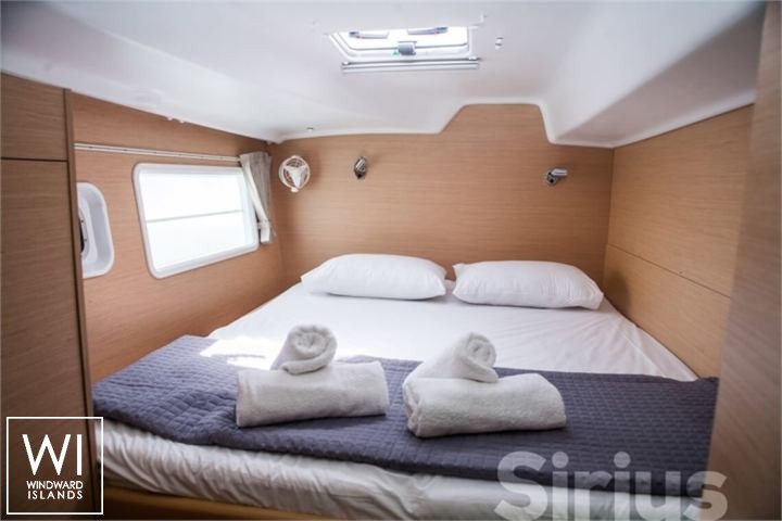 
																Lagoon 380																 3