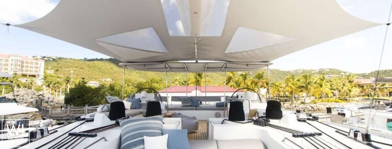 
																FOXY LADY																 5