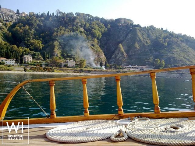 
																Altinlar																 3