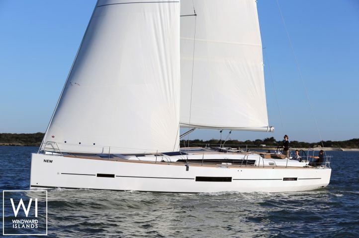 
																Dufour 560																 4