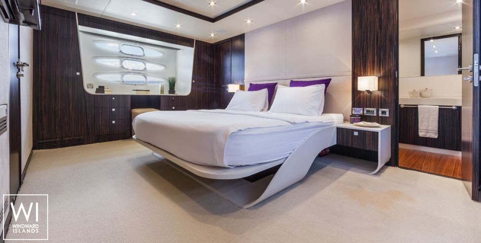 
																Numarine 78 Fly																 4