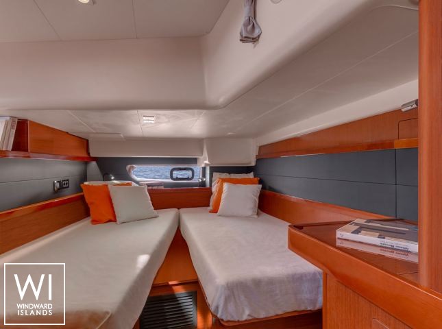 
																Oceanis  60																 6