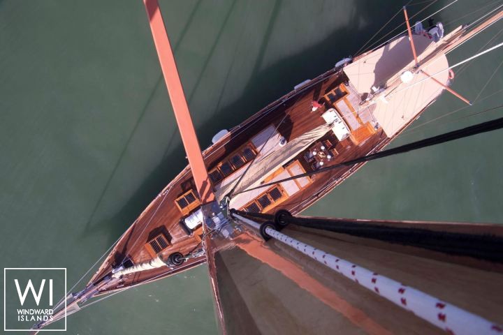 
																Aventure																 1