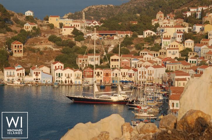 
																La Numero Uno																 4