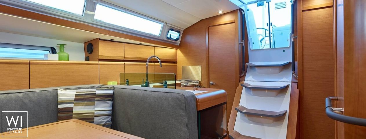 
																Sun Odyssey 419																 6