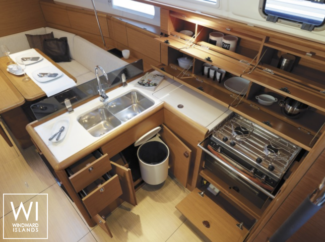 
																Sun Odyssey 389																 3