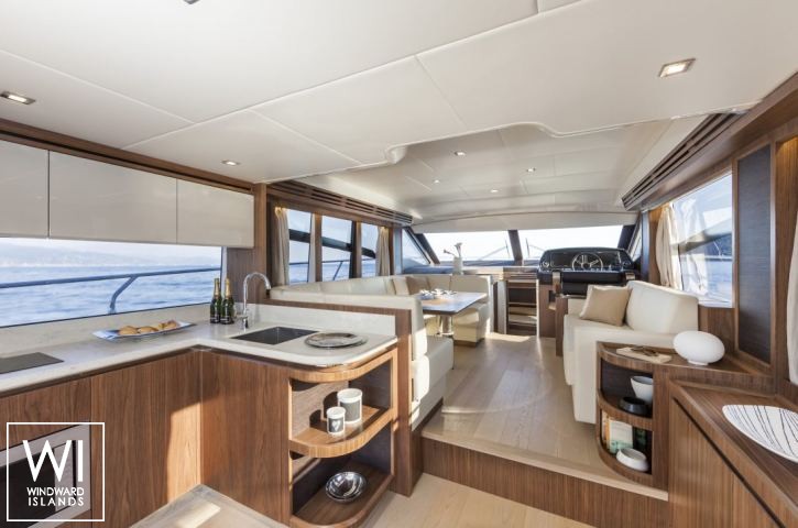 
																Absolute 52 Fly																 4