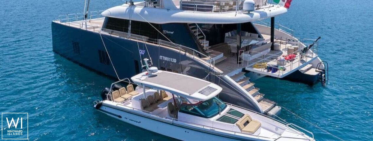 
																Genny																 3