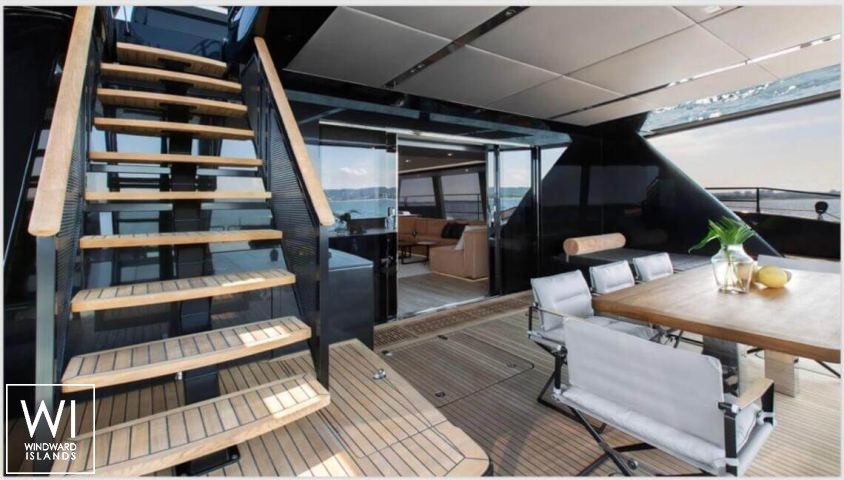 
																GRAYONE																 4