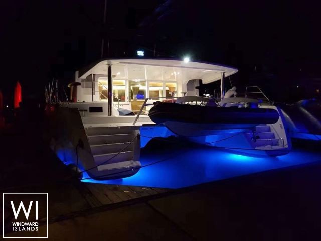 
																BLUE MOON																 4