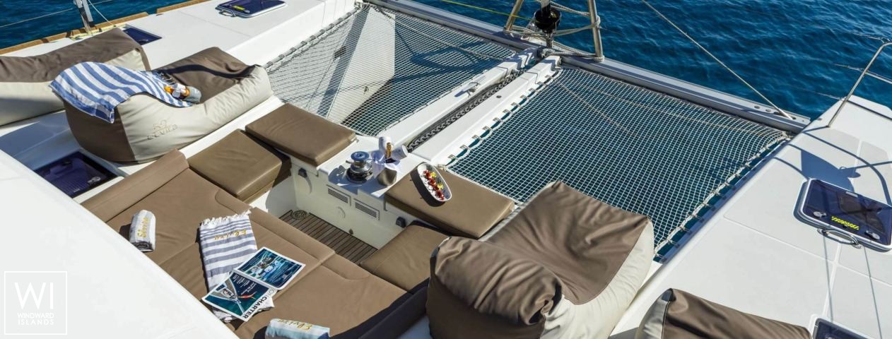 
																Elvira 52																 4