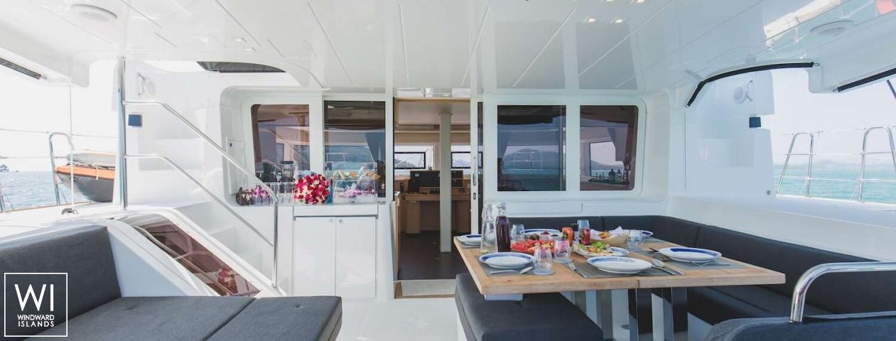 
																BLUE MOON																 3