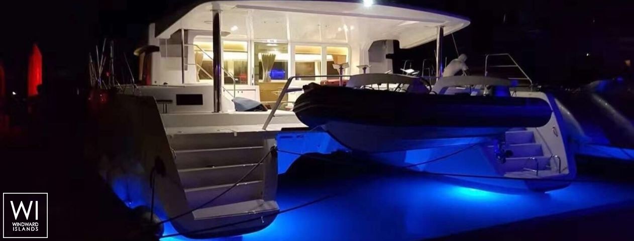 
																BLUE MOON																 4