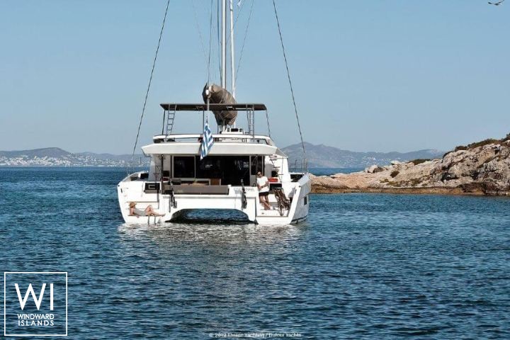 
																Dufour 48																 3