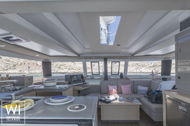 
																Astrea 42																 4