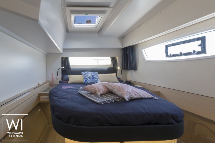 
																Astrea 42																 6