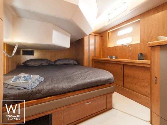 
																Moody 54DS																 4