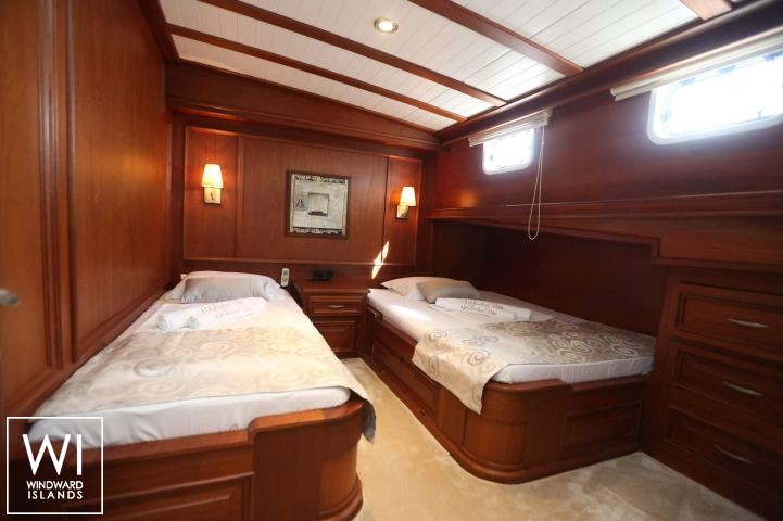 
																Dolce Vita																 6