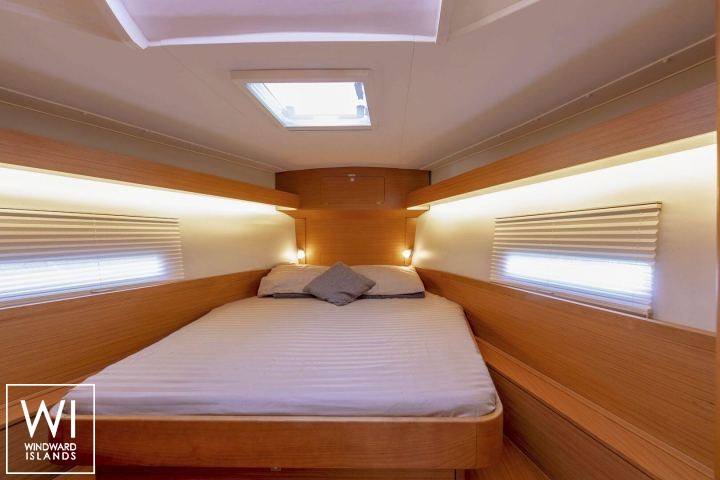 
																Dufour 430																 6