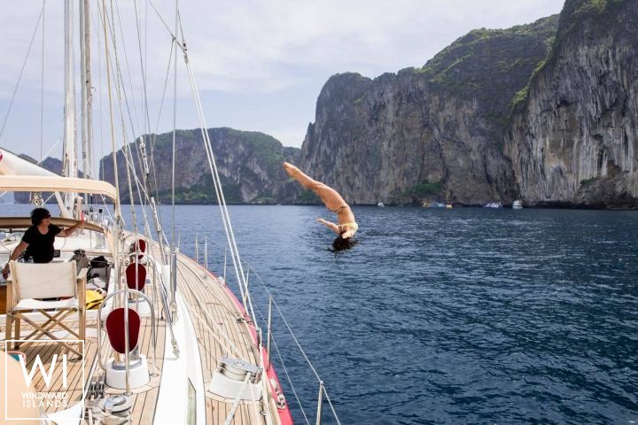 
																Aphrodite																 3