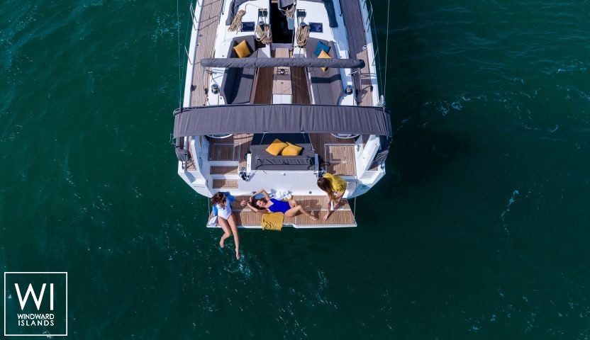 
																Dufour 470																 4