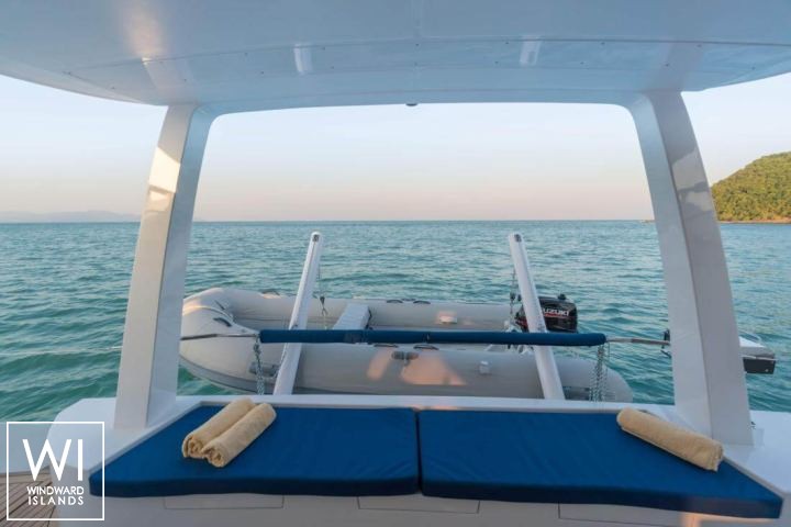 
																Islands Spirit 410																 3