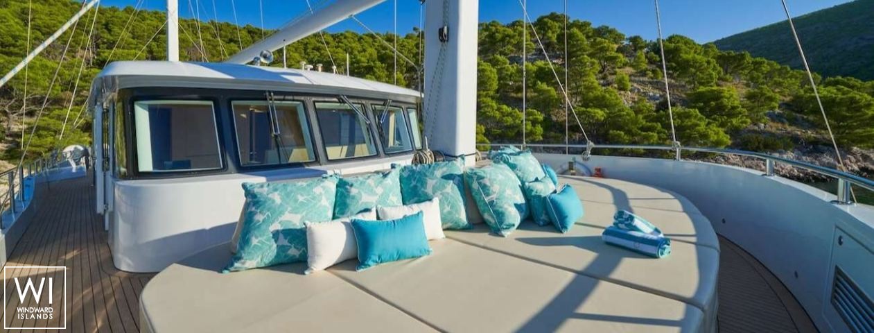 
																Omnia																 6