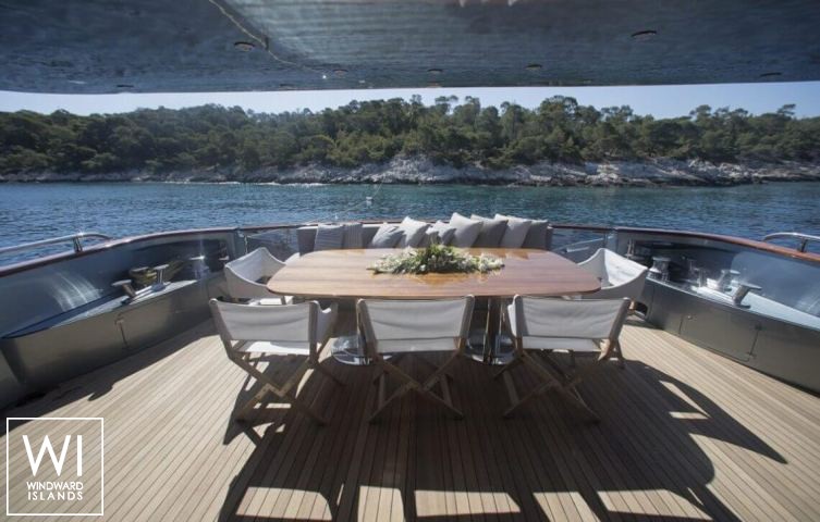 
																Princess L																 6