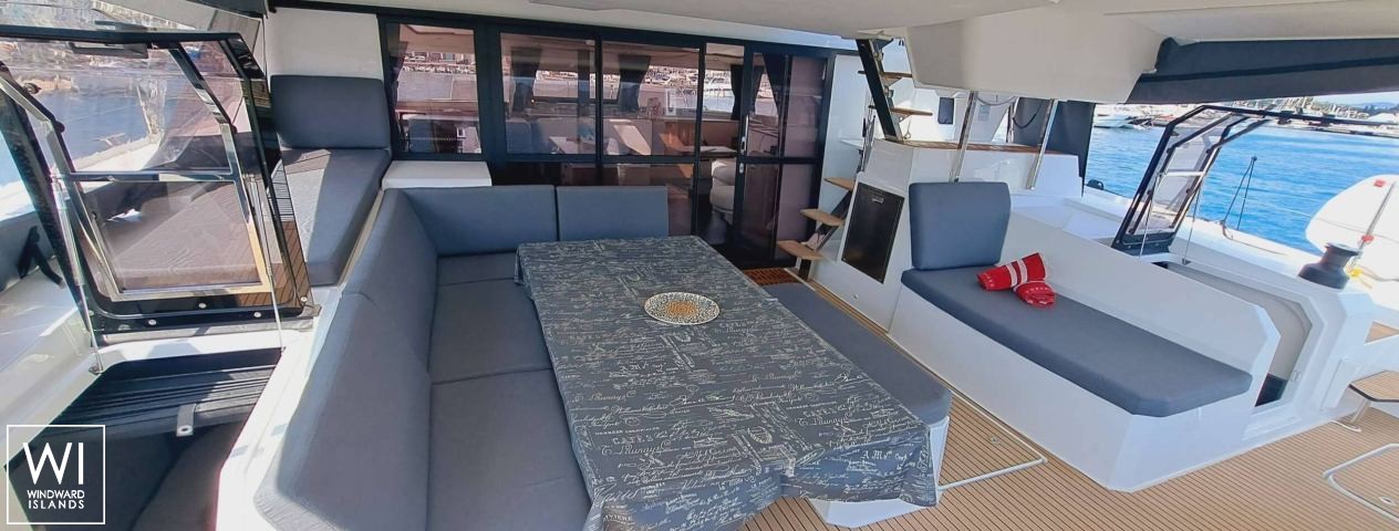 
																Le Grand Bogavant																 1