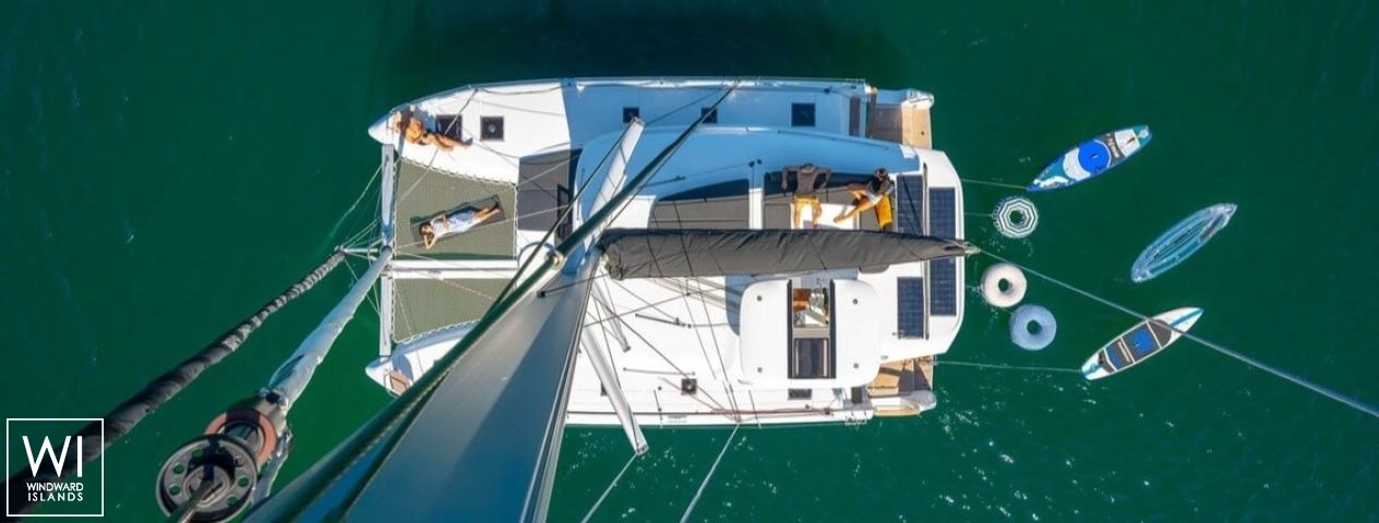 
																Lagoon 43																 4