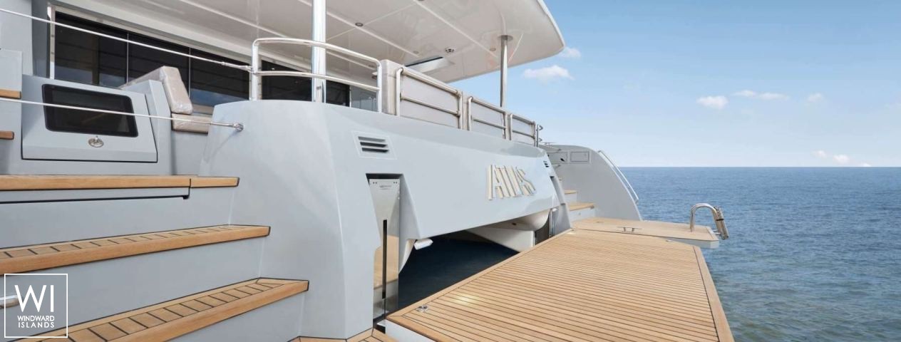 
																Emerald Queen																 3