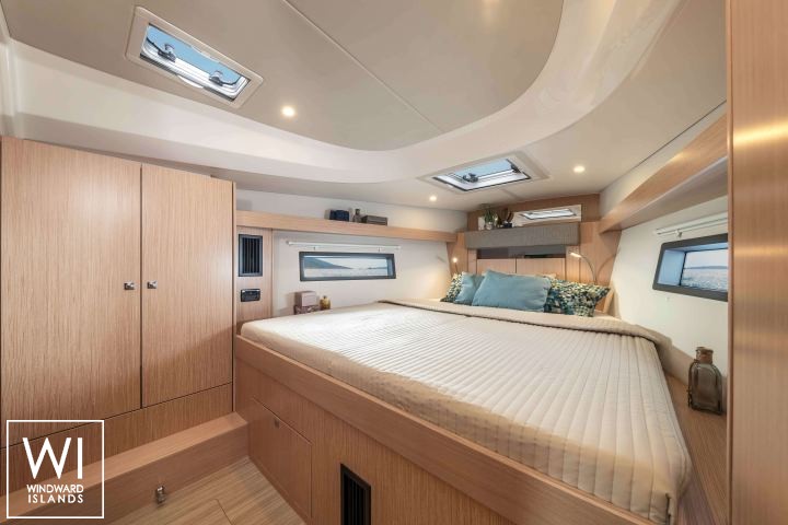 
																Bavaria 42																 6