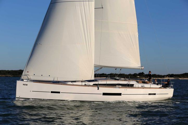 
																Dufour 500																 0