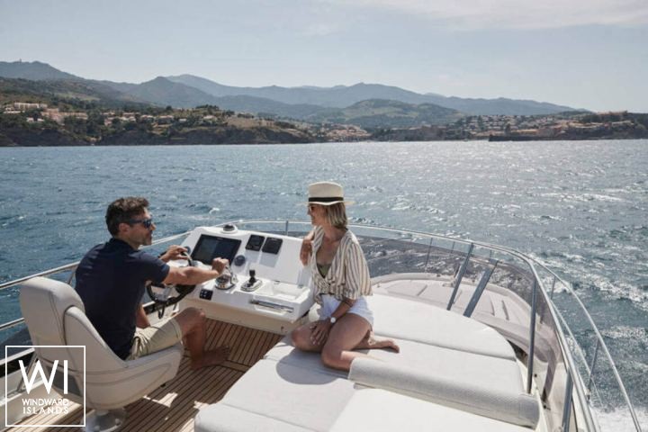 
																Prestige 42 Fly																 4