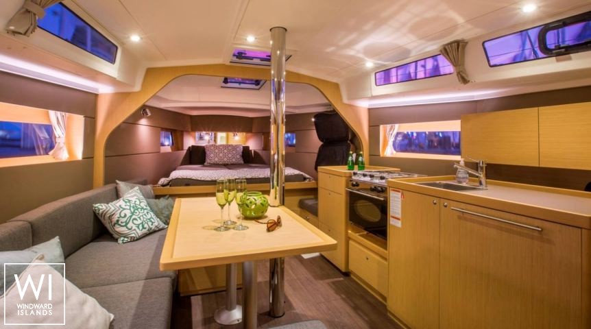 
																Oceanis  38																 3